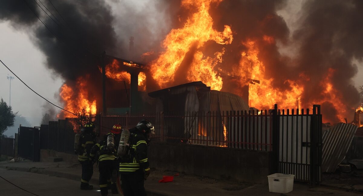 Devastadores incendios en el sur de Chile: al menos 18 muertos - CLAE